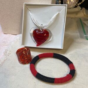 Source Unknown Red and Black Heart Necklace Set